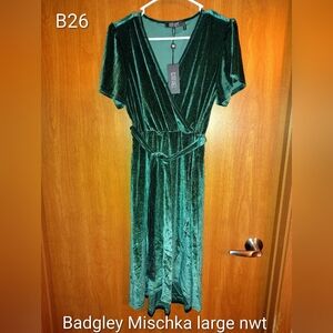 Badgley Mischka Deep Emerald Velvet Midi Wrap Dress